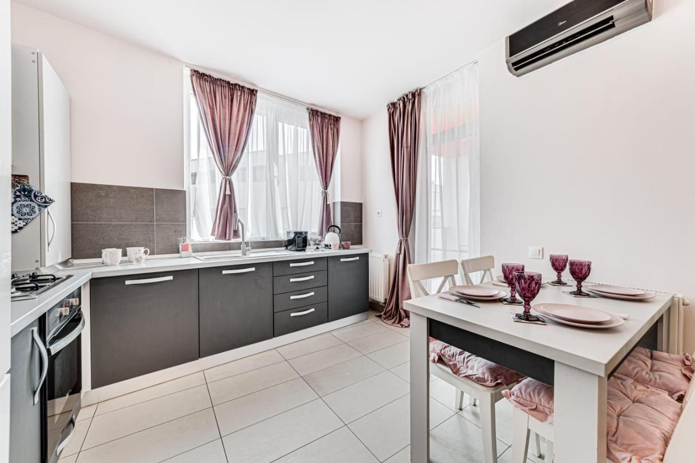 Ari Rose Apartment With Cozy Balcony Arad Exteriör bild